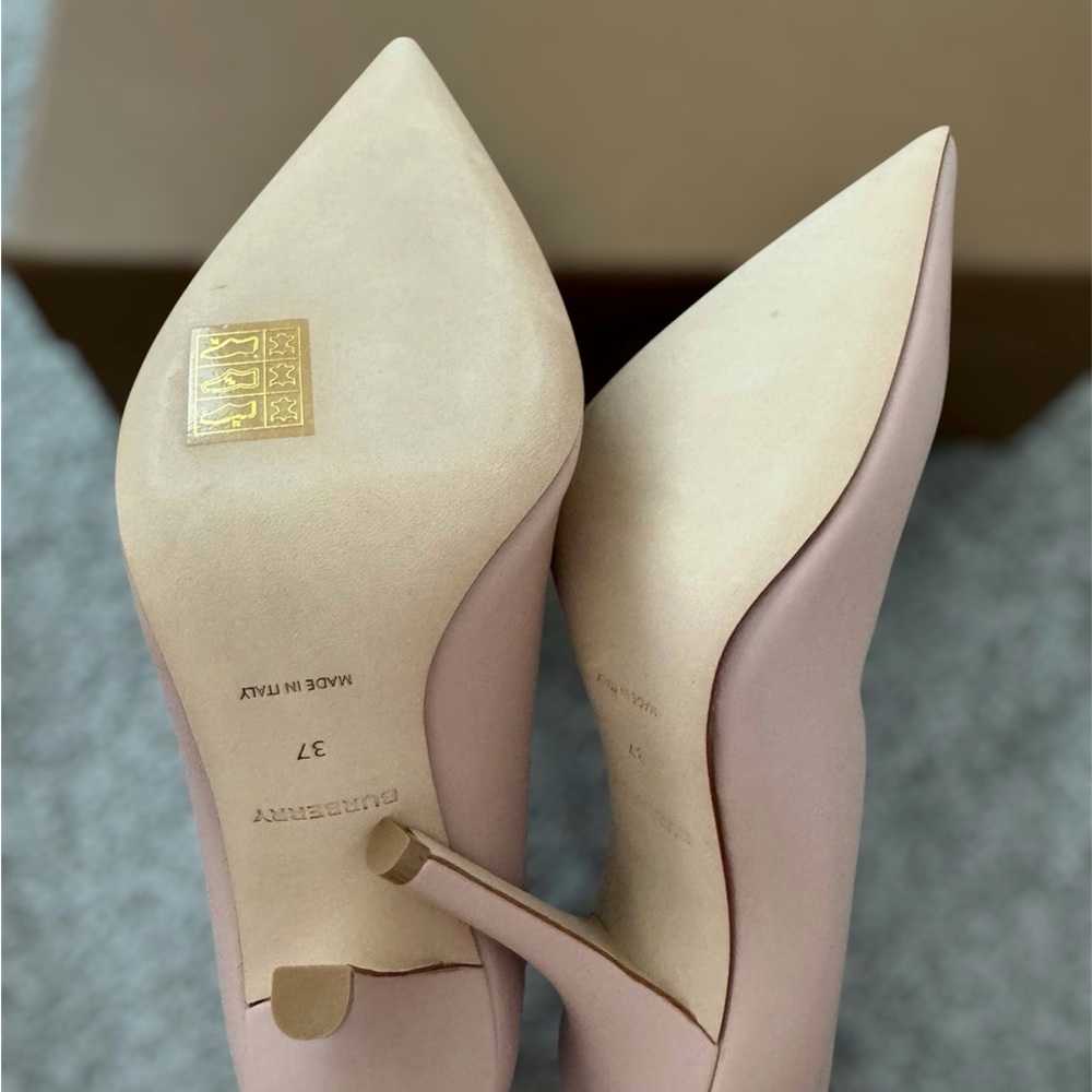Elegant Nude Stiletto Heels - Picture 3 of 5